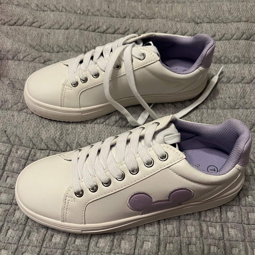 Mickey/Minnie Mouse Size 7 Purple & White Brand New Gym Shoe